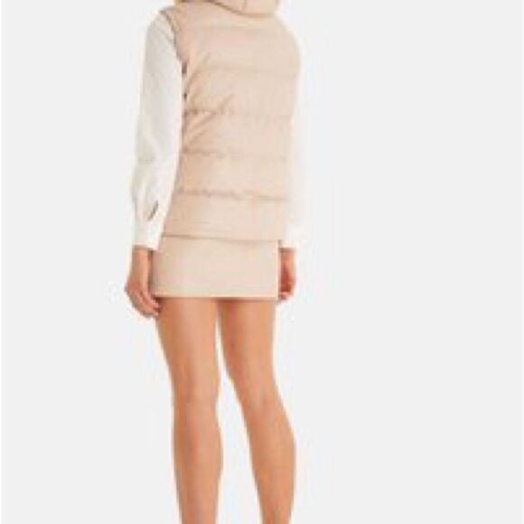 Leather 100% Beige Sleeveless Chic Women’s Furniq Hooded Vest NWT Medium Pocket - Picture 6 of 8